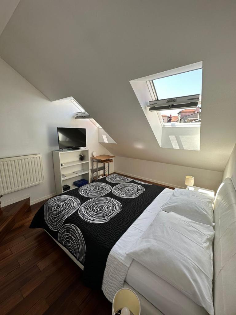 Jacuzzi Apartment - Center Загреб Екстериор снимка