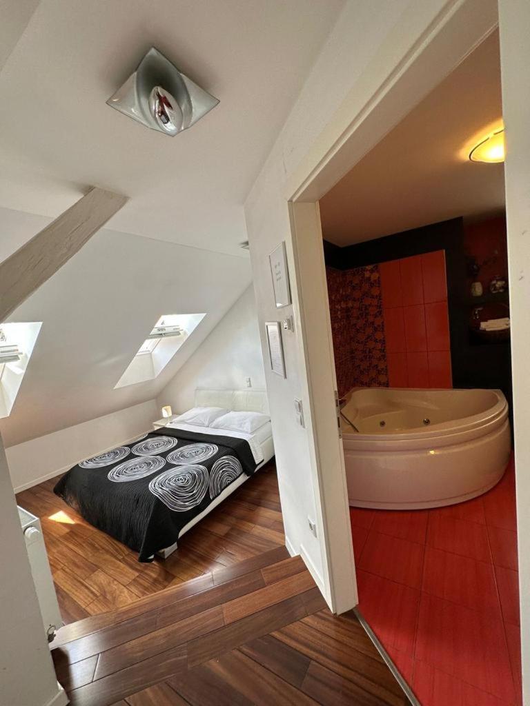 Jacuzzi Apartment - Center Загреб Екстериор снимка
